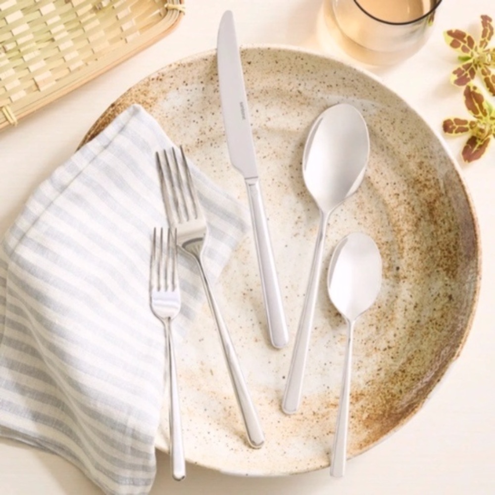 New! Quince x Sambonet Gia Minimalist 20 Piece Flatware Set - Picture 2 of 9